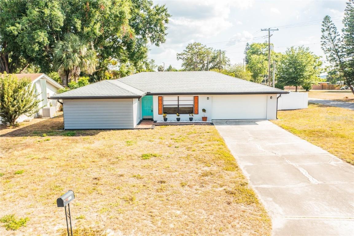 155 Okaloosa Dr., Winter Haven, FL 33884