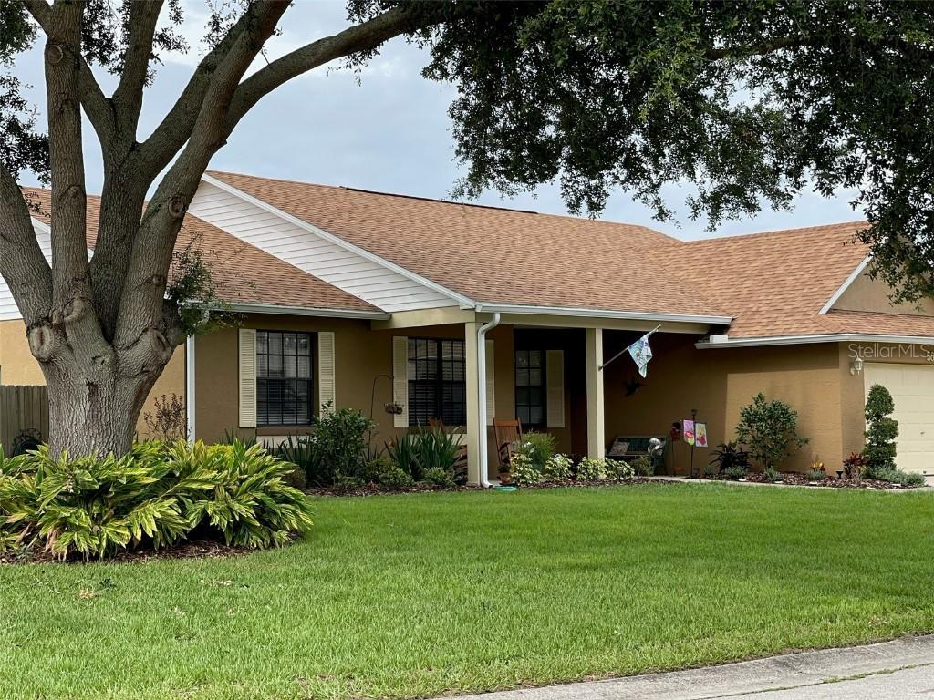 569 Berkley Pointe Dr., Auburndale, FL 33823