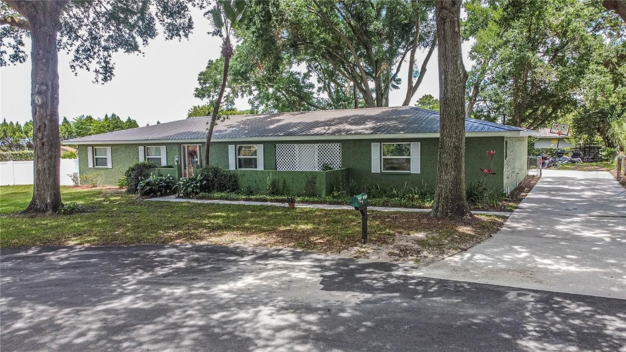 224 Skyland Dr., Lakeland, FL 33813