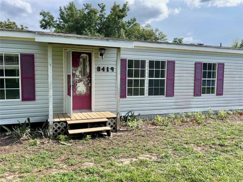 8419 Marietta Pl., Zephyrhills, FL 33541