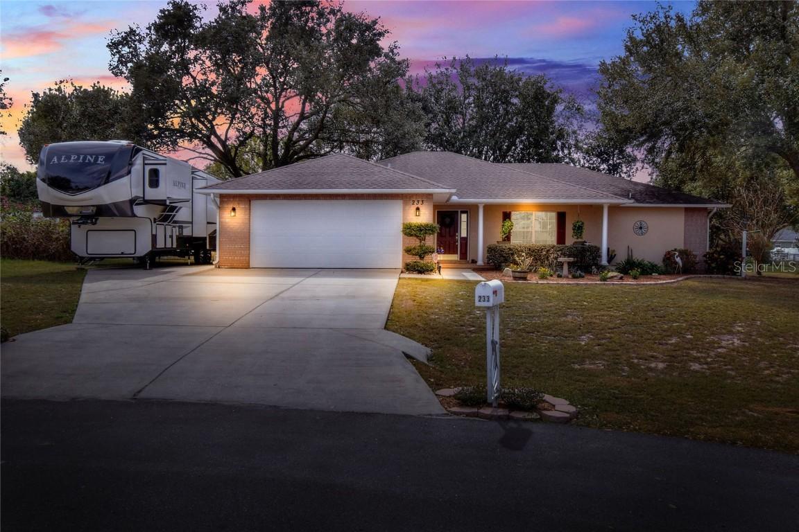 233 Avery Dr., Auburndale, FL 33823