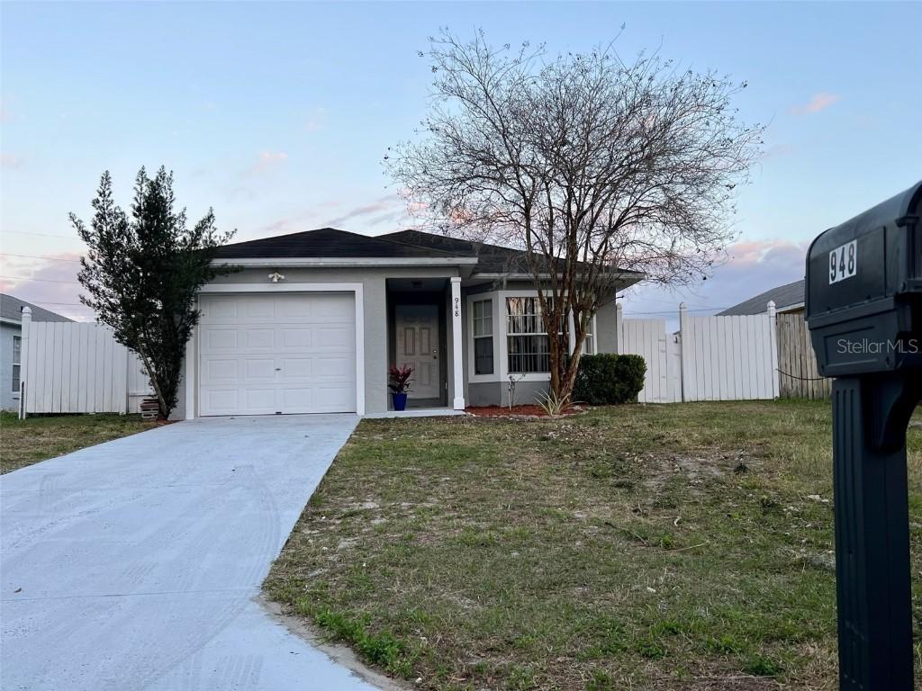 948 Lake Lure Loop, Lakeland, FL 33801