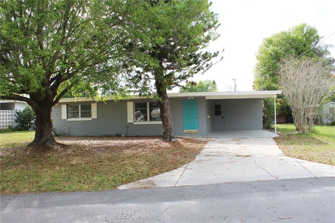 2637 Trinity Cir., Winter Haven, FL 33881