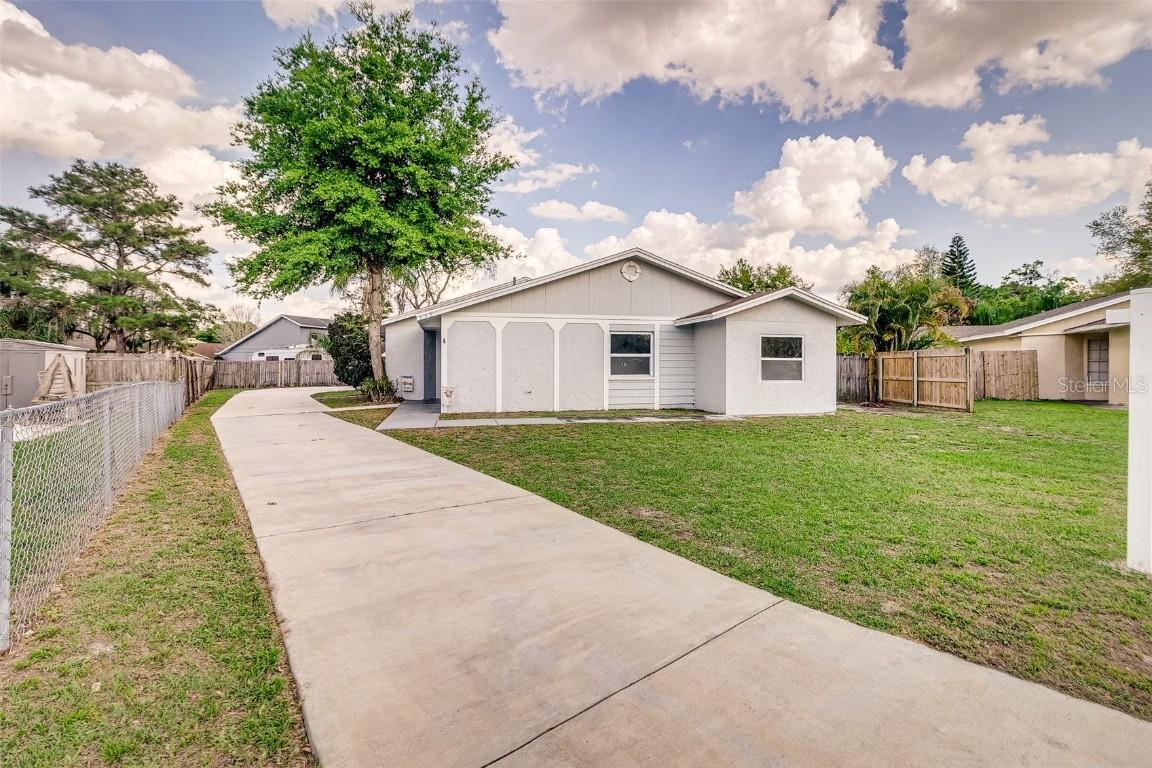 959 Sunrise Ct., Winter Haven, FL 33880