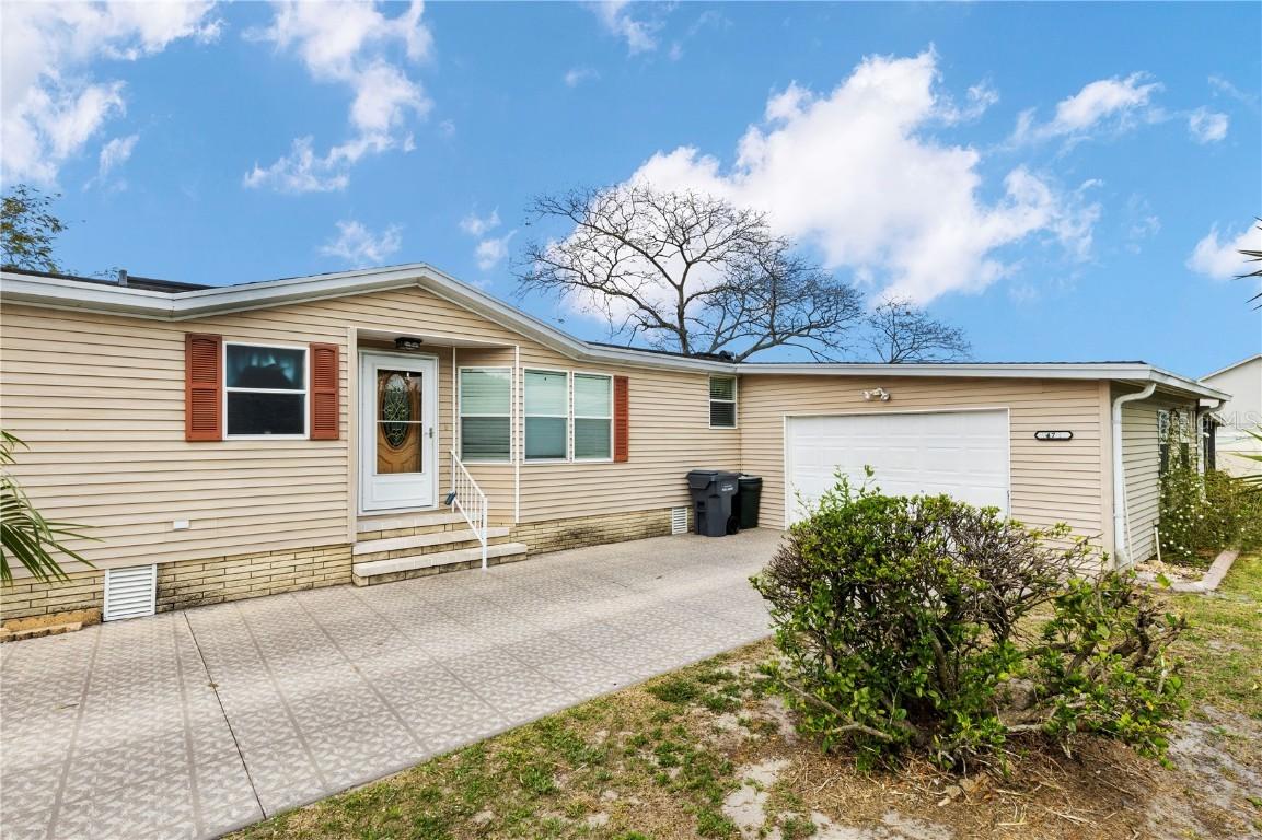 471 Village Cir., Winter Haven, FL 33880