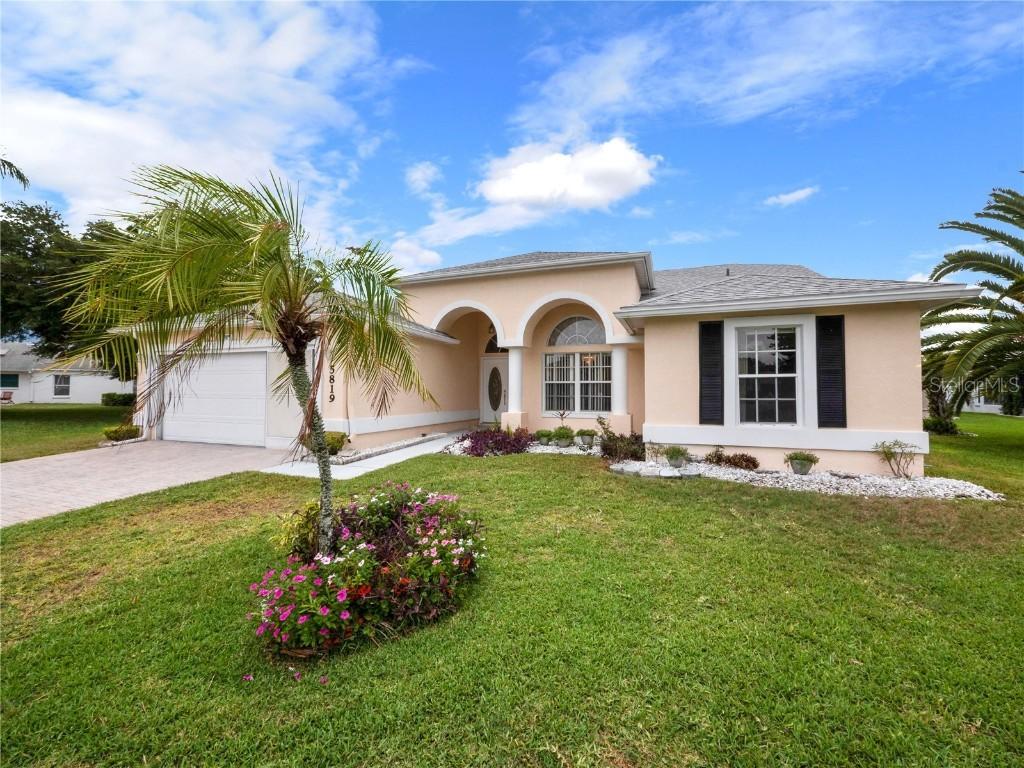 5819 Cockatiel Ct., Lakeland, FL 33809
