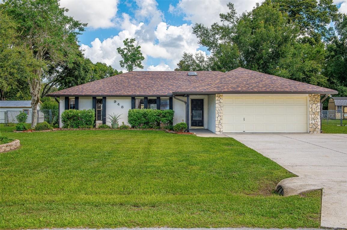 948 Burrisridge Dr., Lakeland, FL 33809