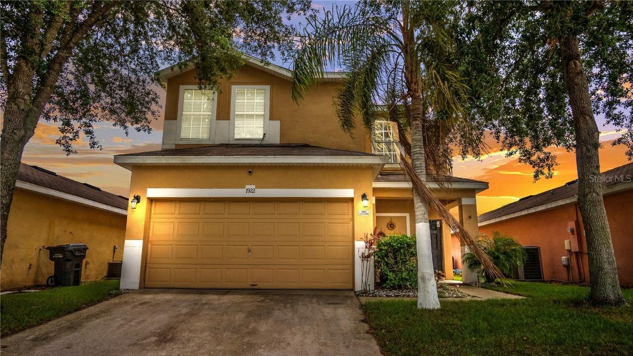 1922 Royal Ridge Dr., Davenport, FL 33896