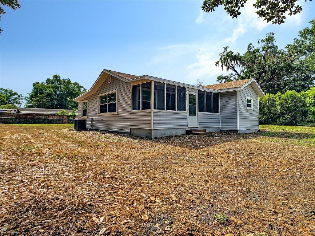 15419 15th St., Dade City, FL 33523