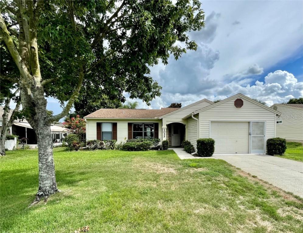 1055 Caracara Cir., Lakeland, FL 33809