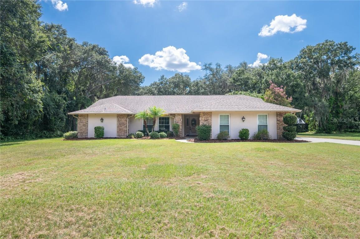 5825 Spring Lake Dr., Lakeland, FL 33811