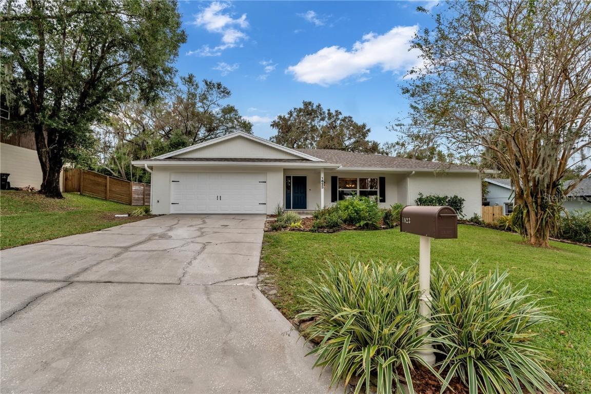 1823 Suzanne Ln., Lakeland, FL 33813