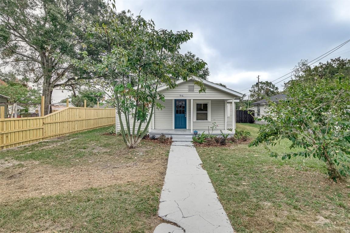 916 4th St., Lake Wales, FL 33859
