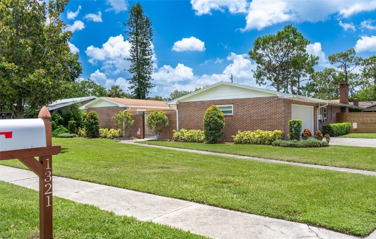 1321 Lake Miriam Dr., Lakeland, FL 33813