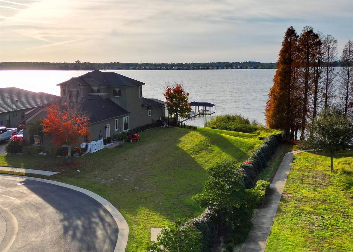 759 Waterfern Trail Dr., Auburndale, FL 33823