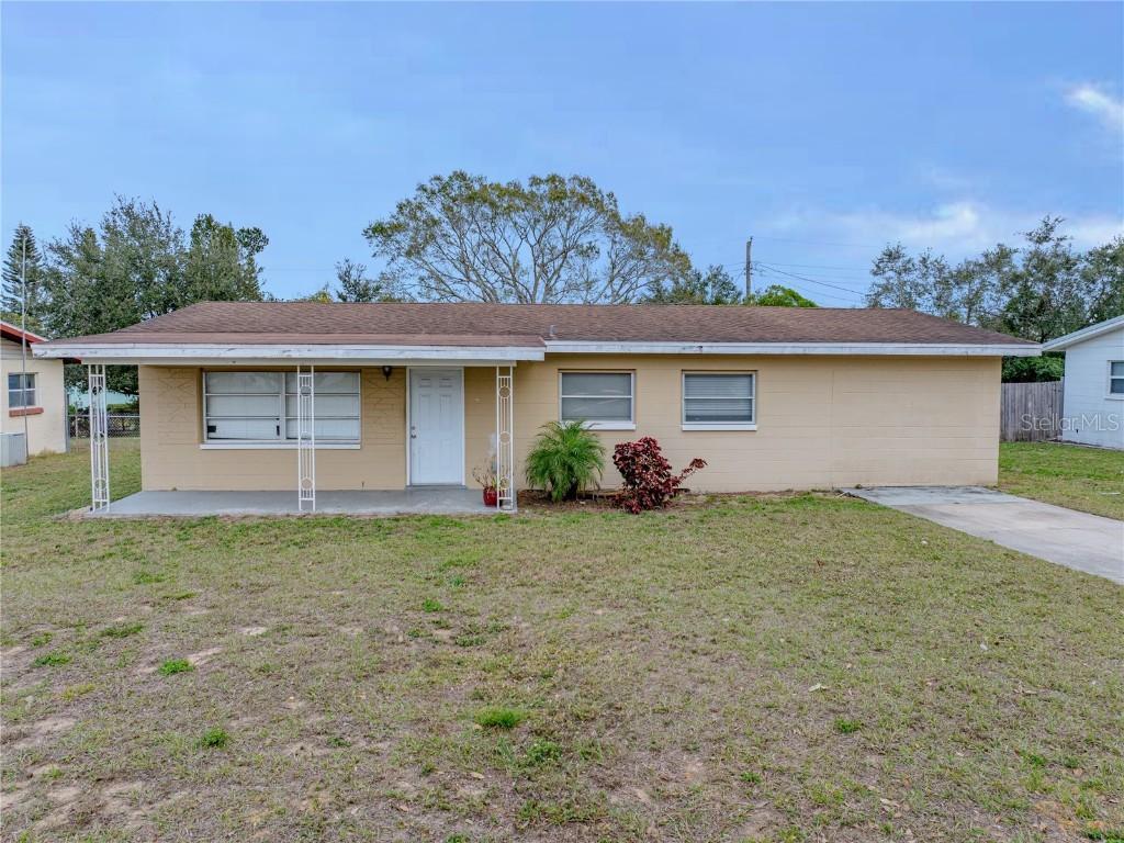 411 8th St., Dundee, FL 33838