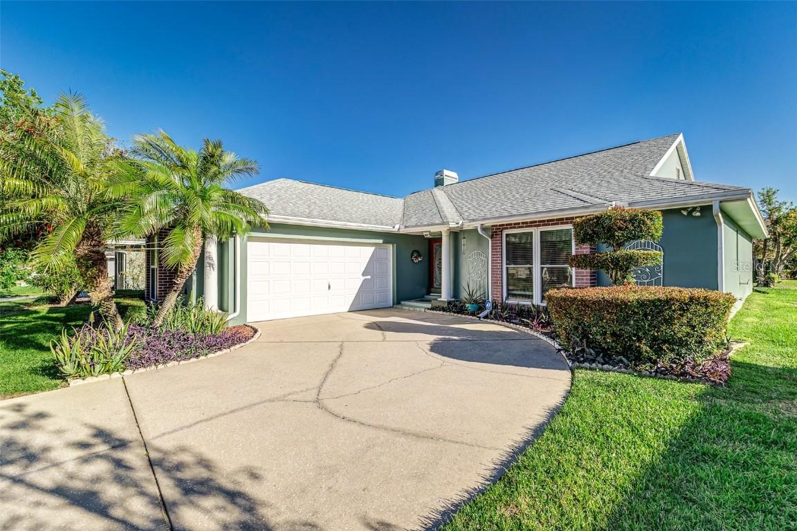 1452 Grand Cayman Cir., Winter Haven, FL 33884