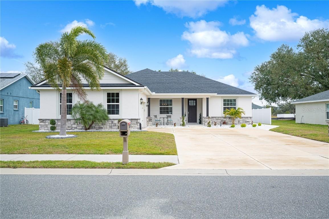 1427 Magnolia Ln., Auburndale, FL 33823