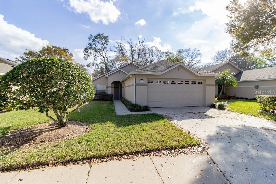 1961 Rocky Pointe Dr., Lakeland, FL 33813