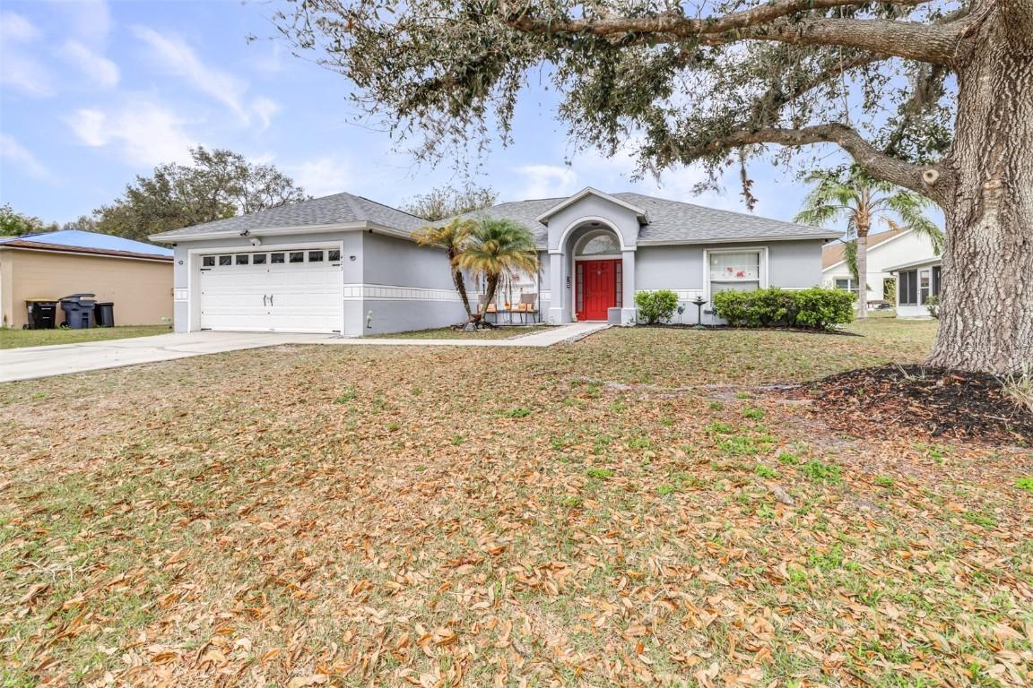 423 Lark Ct., Kissimmee, FL 34759