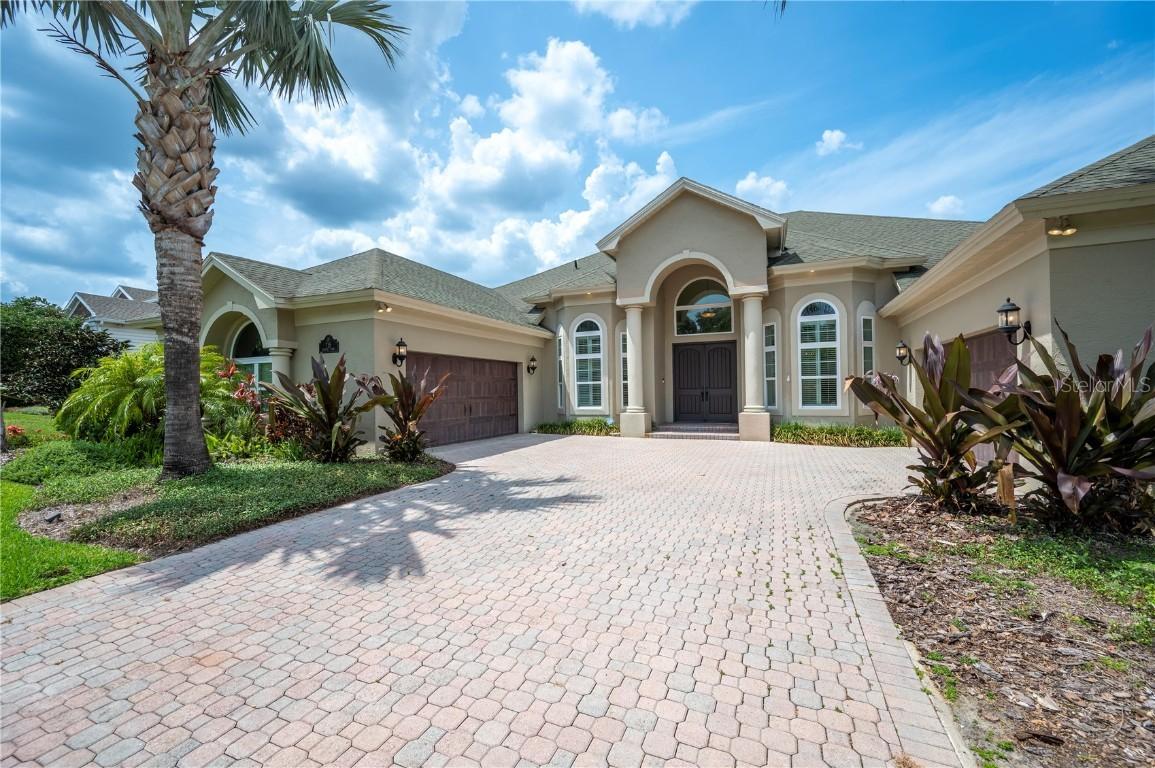 715 Hanover Ct., Lakeland, FL 33813