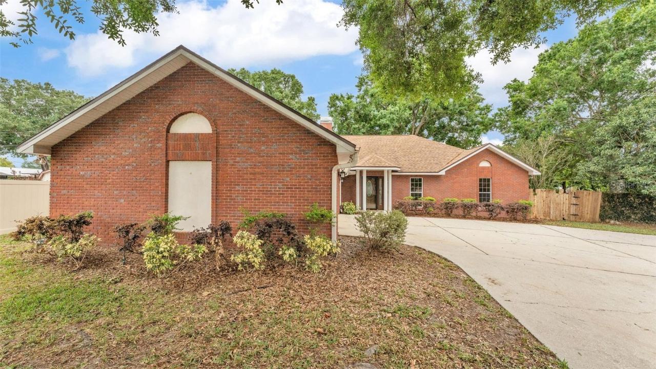 1205 Scottsland Dr., Lakeland, FL 33813