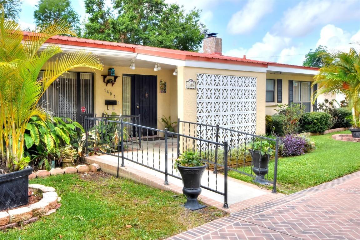 1407 Easton Dr., Lakeland, FL 33803