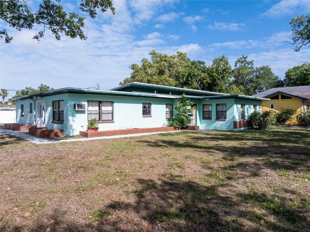 1515 Camphor Dr., Lakeland, FL 33803