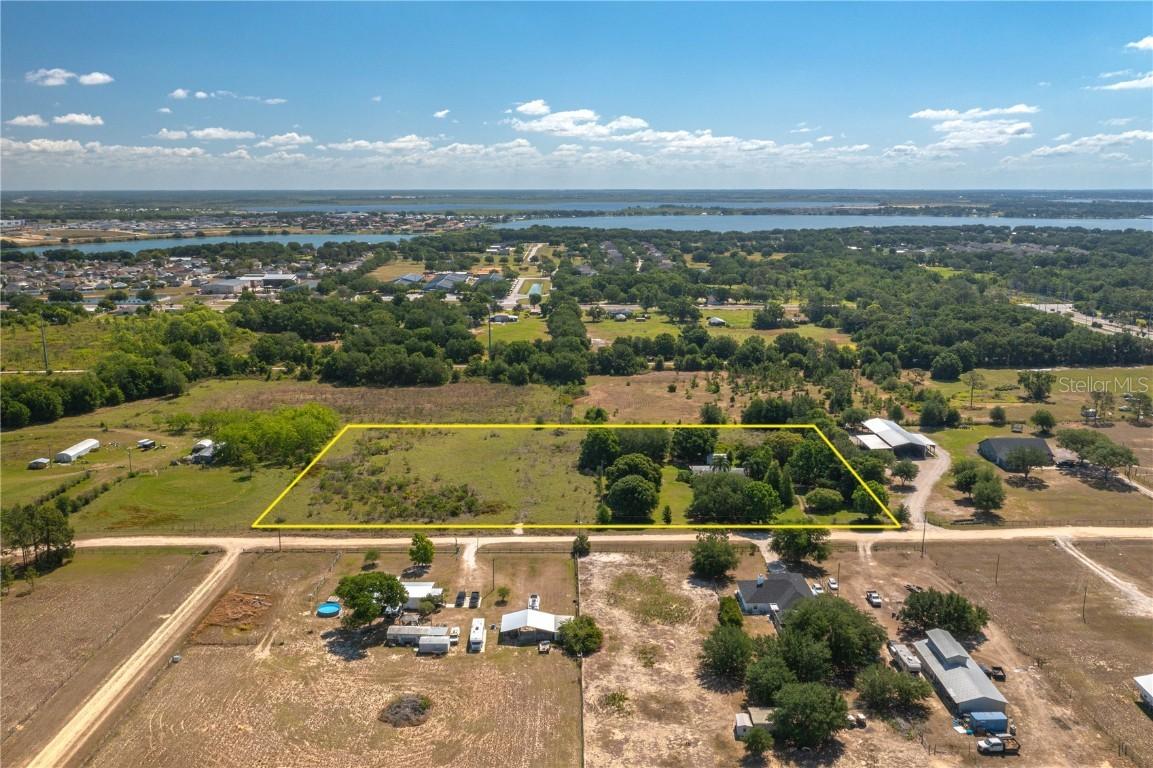 256 Sunridge Dr., Auburndale, FL 33823