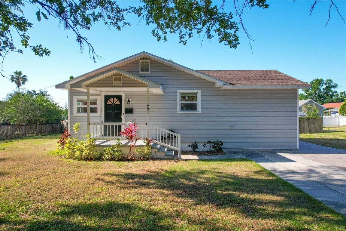 737 Kensington St., Lakeland, FL 33803