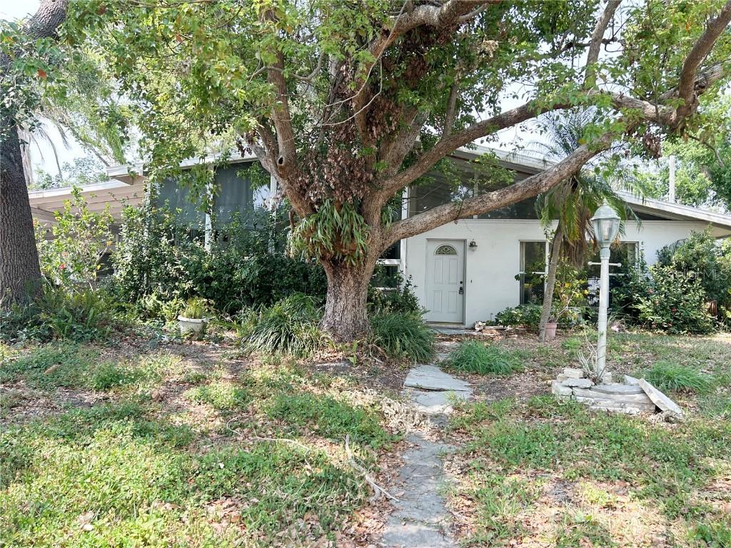2415 Goldenrod St., Sarasota, FL 34239