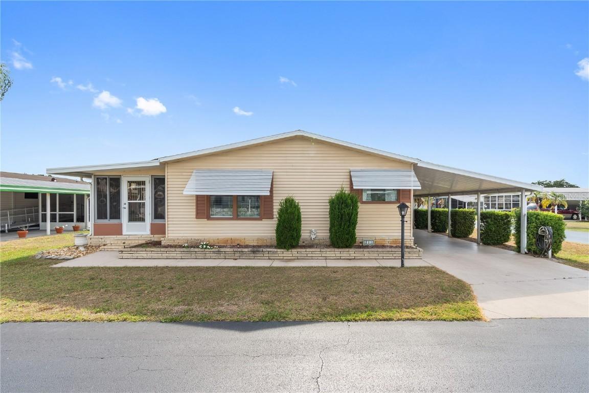 211 Sweet Cir., Winter Haven, FL 33884