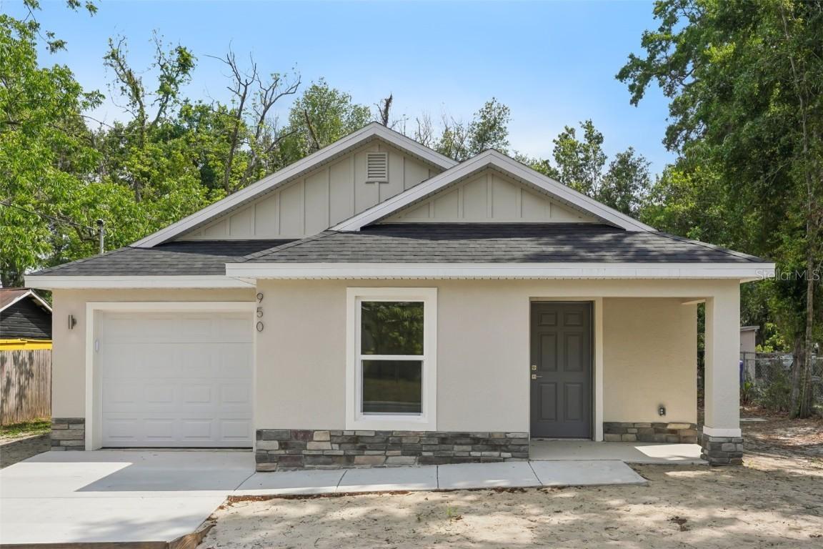 950 W 2nd St., Lakeland, FL 33805
