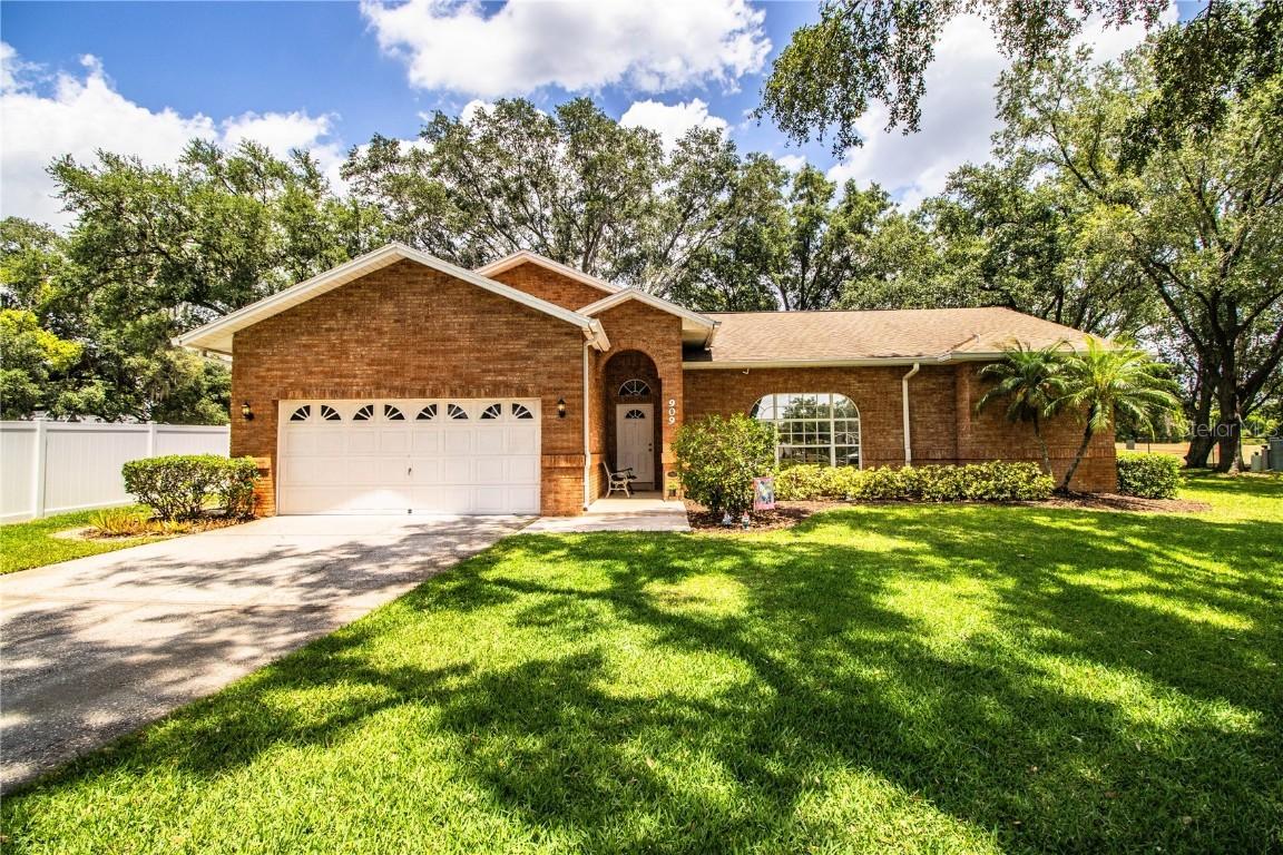 909 Lake Deeson Point, Lakeland, FL 33805