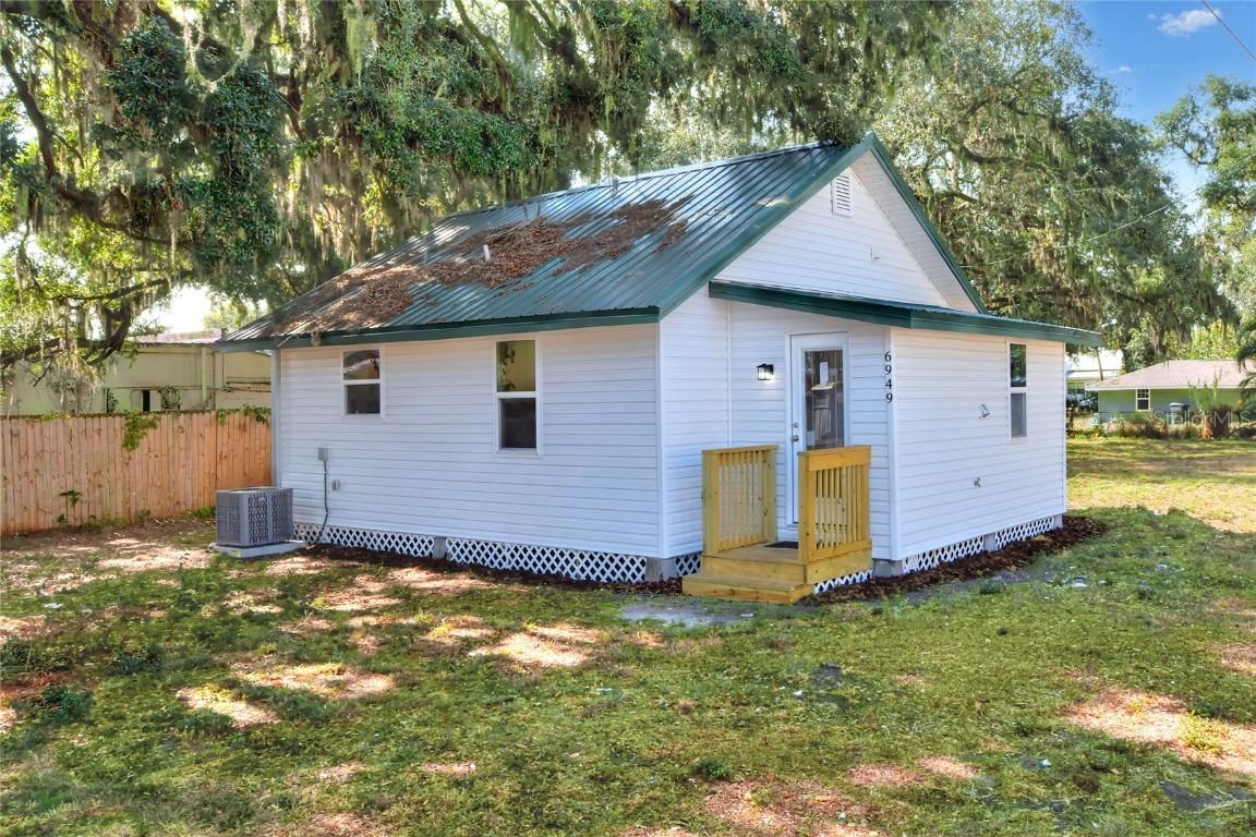 6949 2nd St., Mulberry, FL 33860
