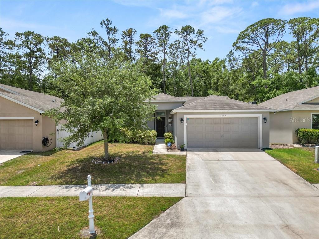 1825 Wallace Manor Ln., Winter Haven, FL 33880