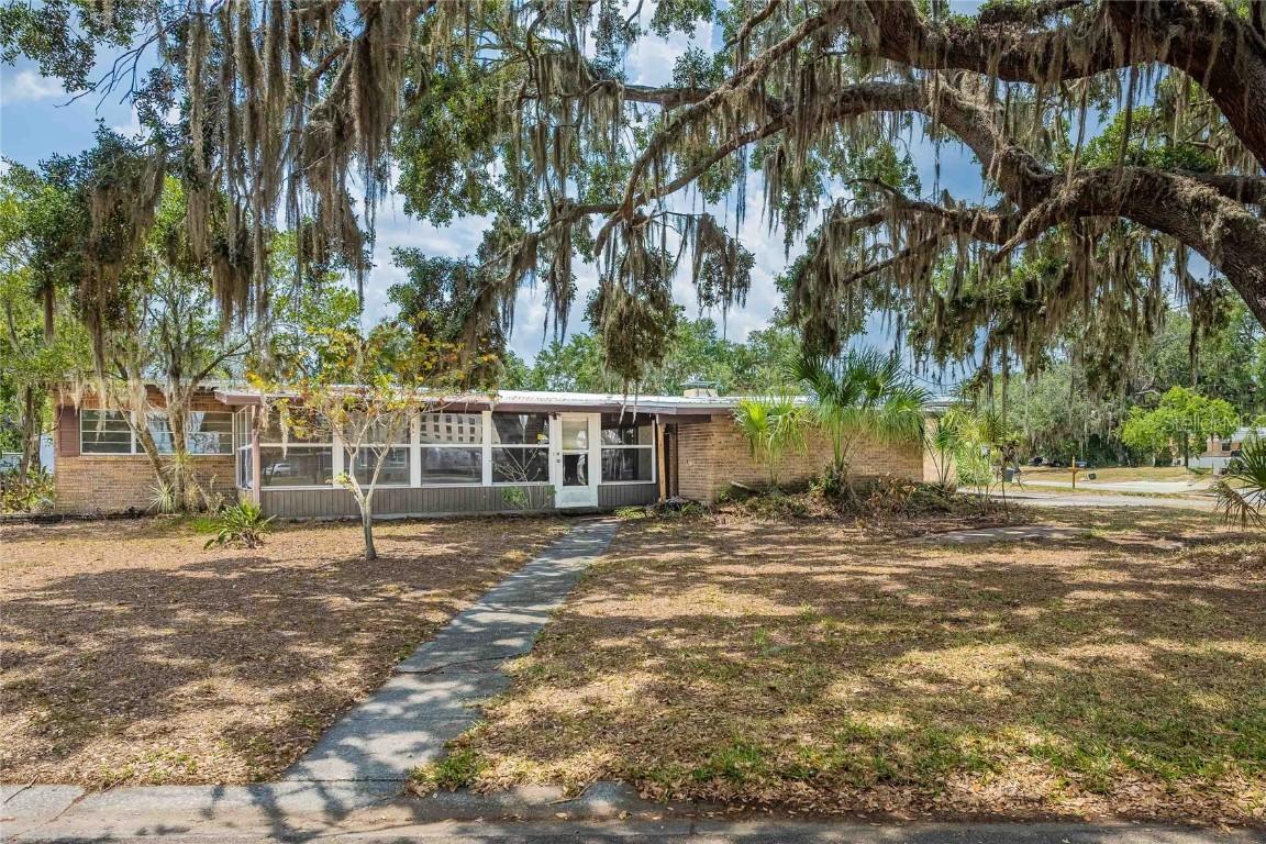 415 Manor Dr., Bartow, FL 33830