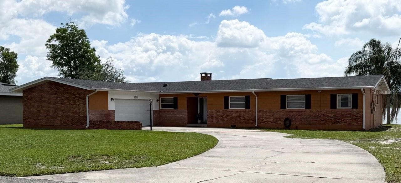 1208 W Lake Buckeye Dr., Winter Haven, FL 33881
