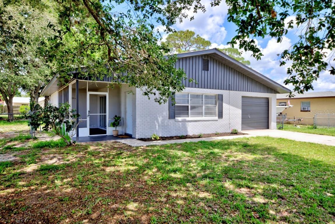 1221 Melody Ln., Sebring, FL 33872