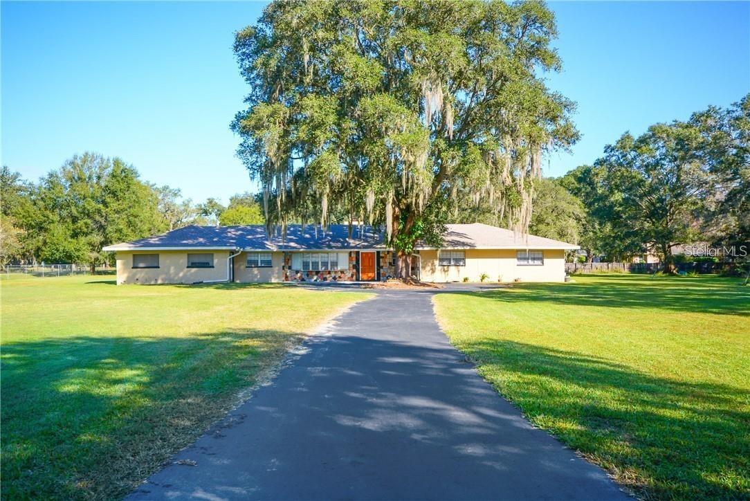 5121 Shady Oak Dr., Lakeland, FL 33810