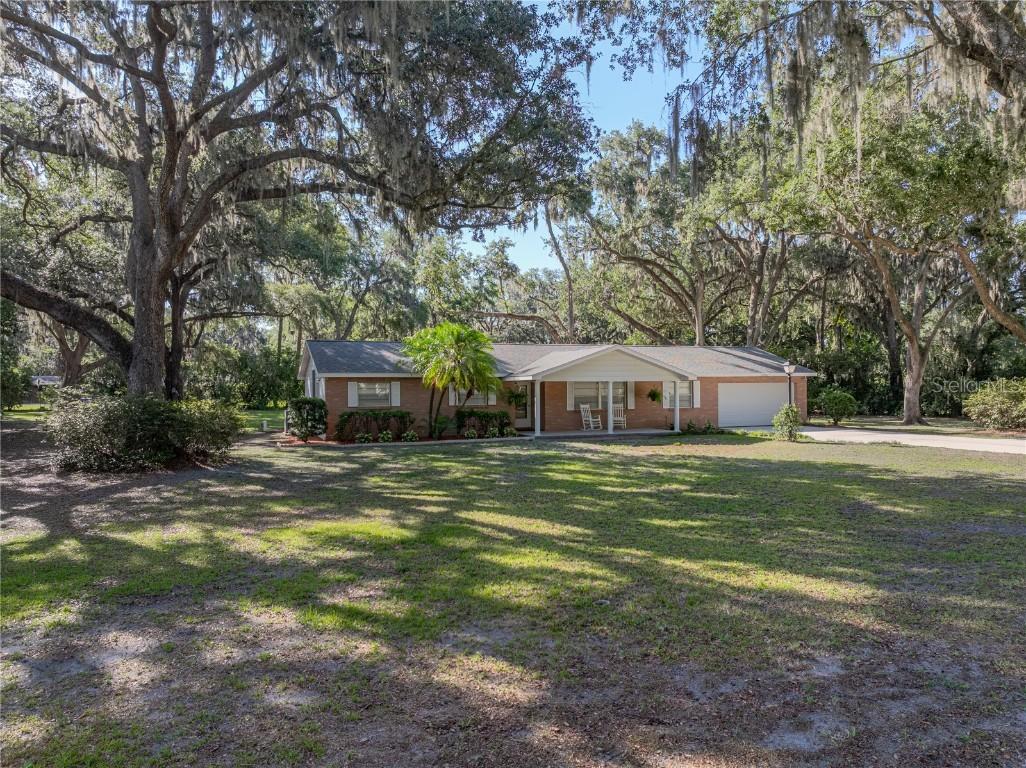5624 Laurel Oak Dr., Lakeland, FL 33811