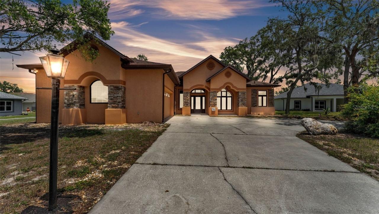 5370 Boxtree Ct., Dade City, FL 33523
