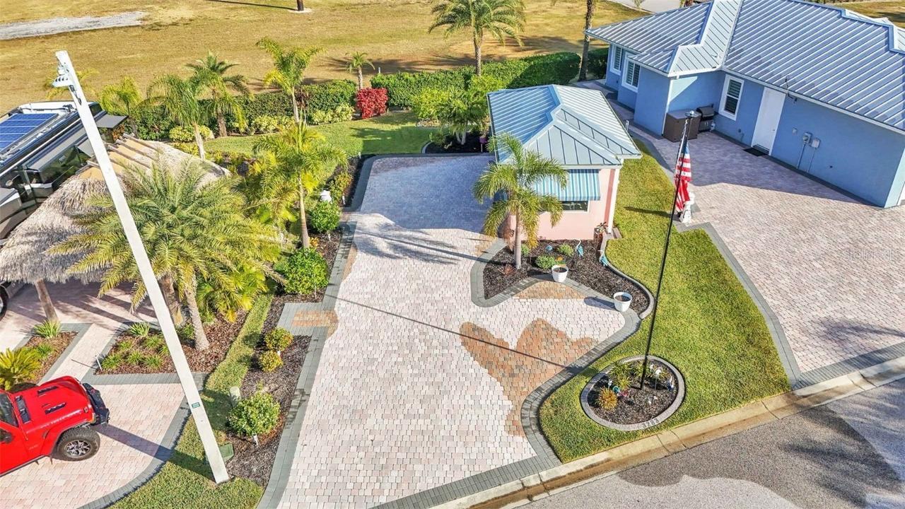 3283 Red Tail Hawk Dr., Polk City, FL 33868