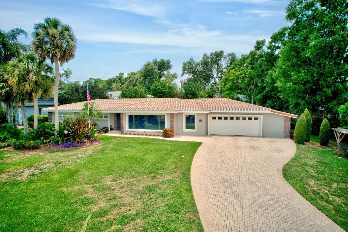 1235 Lake Point Dr., Lakeland, FL 33813