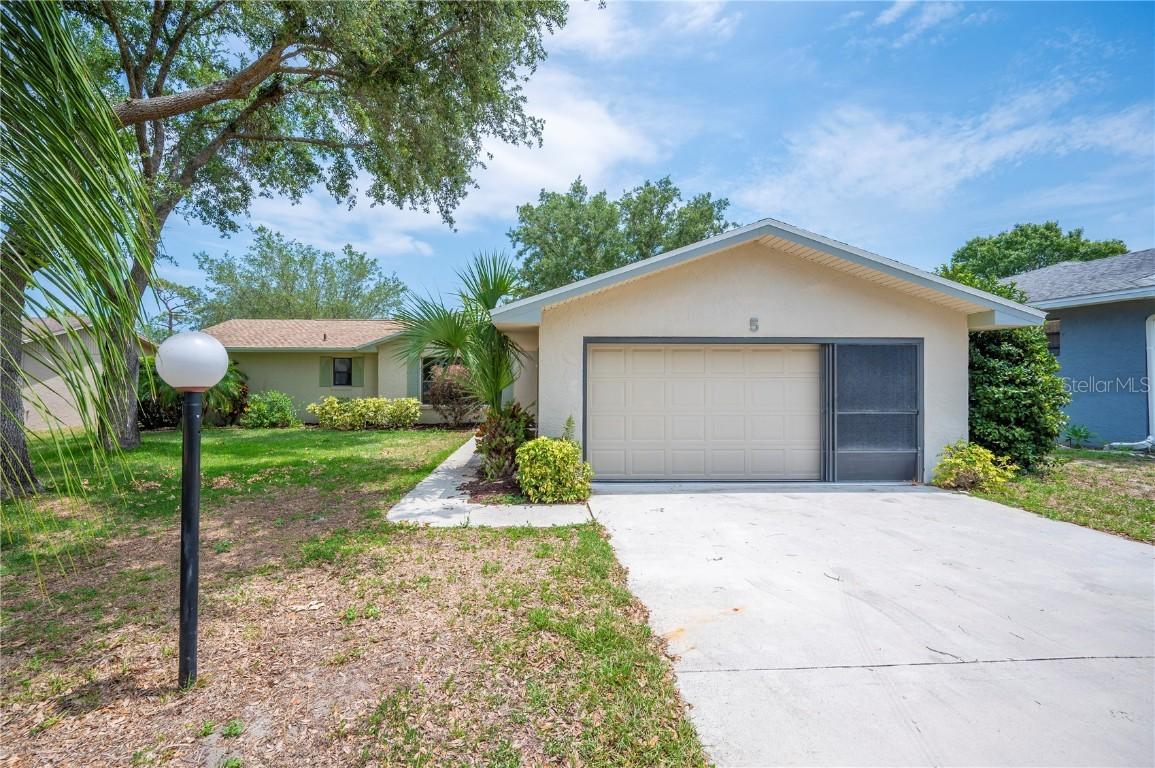 5 Pine Run, Haines City, FL 33844