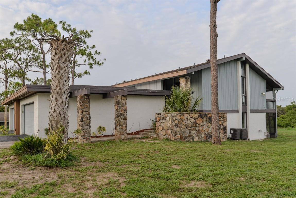 102 Canterbury Dr., Haines City, FL 33844
