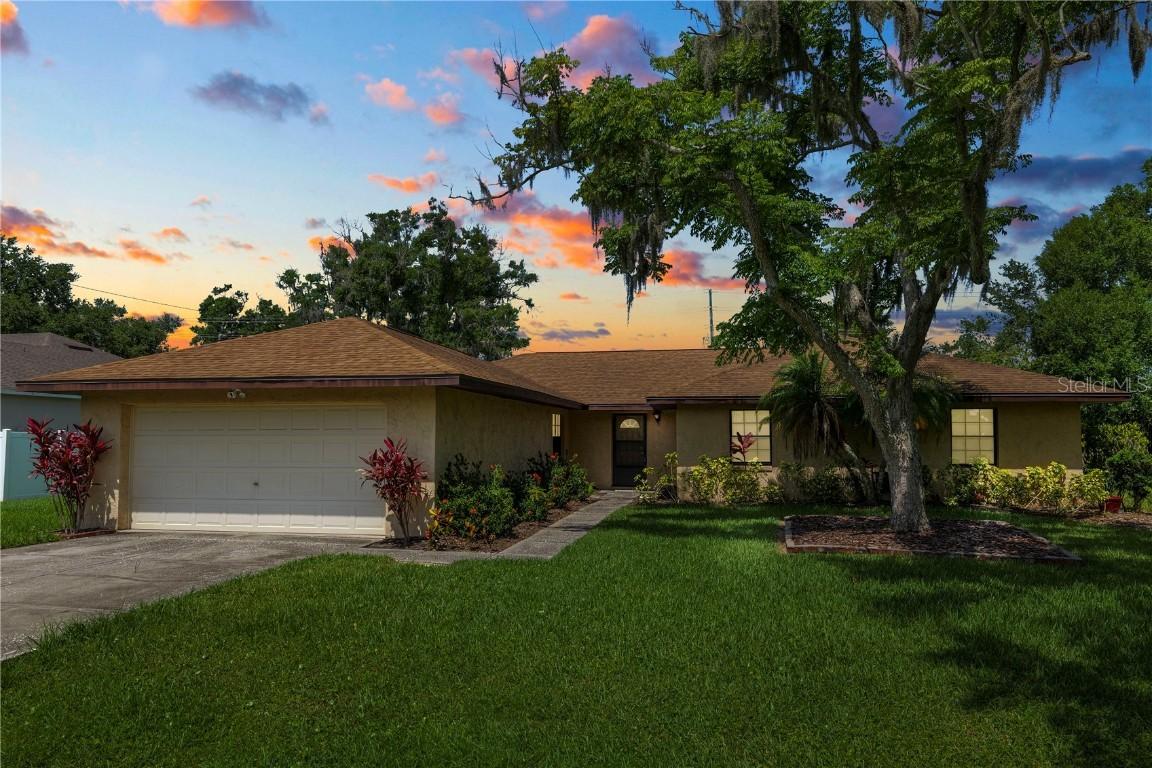1917 Lori Ln., Lakeland, FL 33801