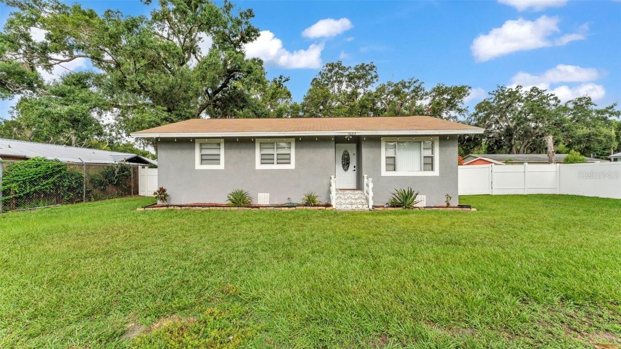 1603 N Park Rd., Plant City, FL 33563
