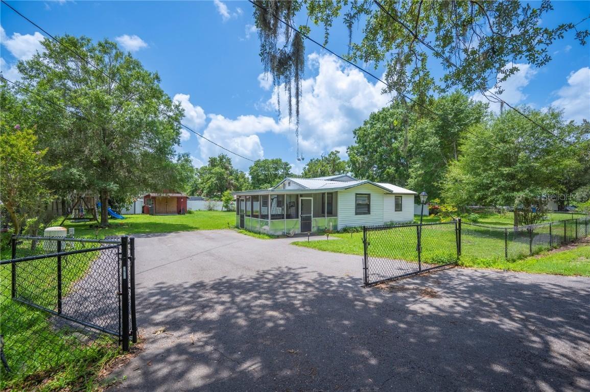 3611 Maxwell Rd., Plant City, FL 33566