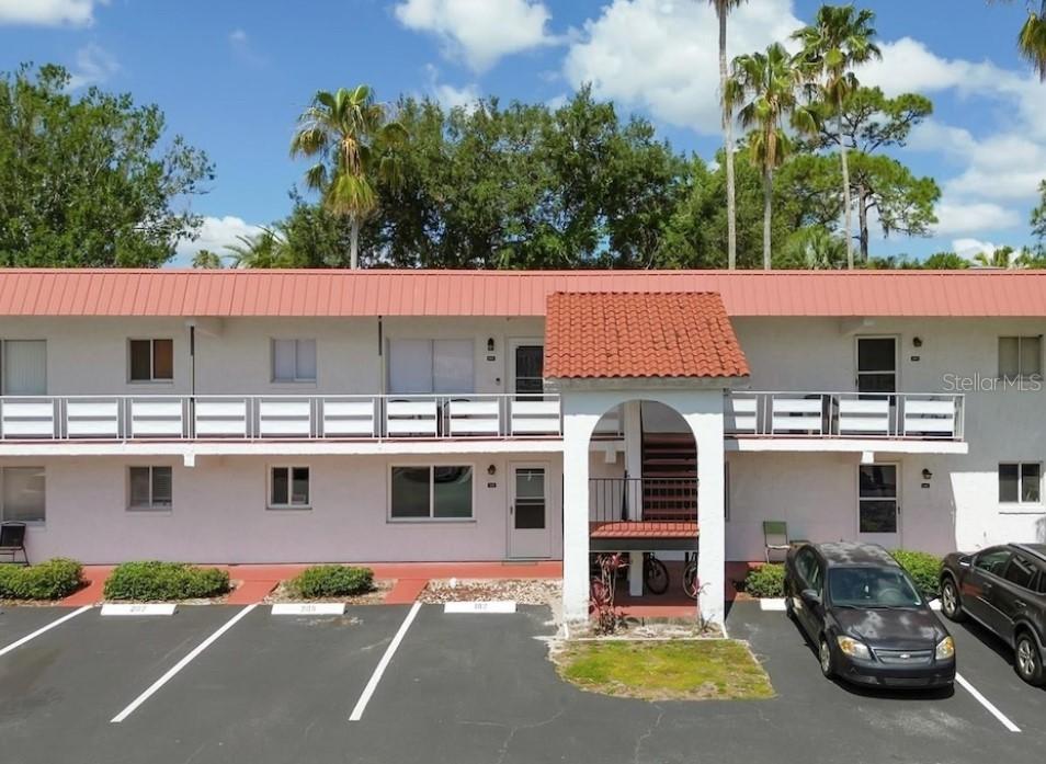 1100 Martinique Dr. #203, Winter Haven, FL 33884